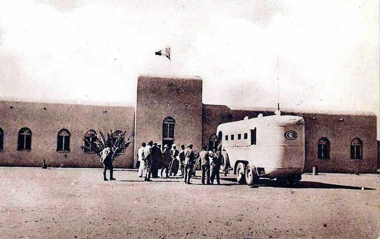 ALGERIE SAHARA 1923 A 29 EN RENAULT 6 ROUES (43).jpg